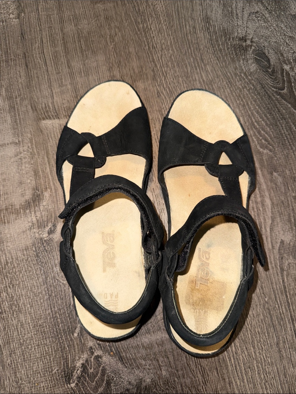 Teva Women's Black Open-Toe Hook and Loop Sandal sz 10 vintage suede w/ shoe pad
